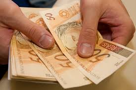 Juiz proíbe que prefeitura pague contratados ilegais