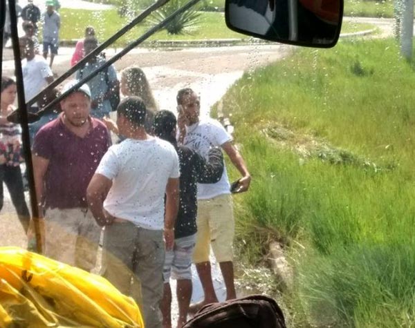 Acidente de carro com Ex-Jogador de futebol Liedson deixa um morto e três feridos na Bahia