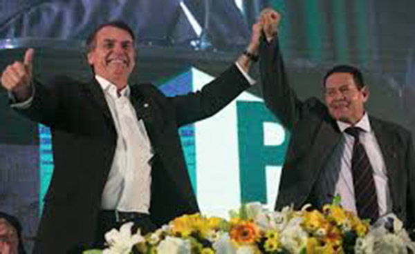 Vice de Bolsonaro fala em Golpe Militar durante entrevista a Globo NEWS