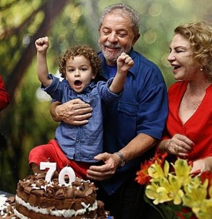 Lula no velório do neto