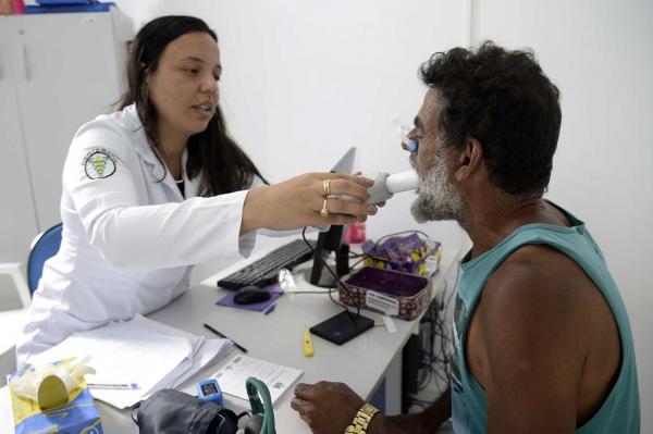 Fisioterapeuta testa a saúde da população de Bom Jesus da Serra