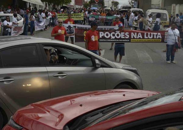 Poções participa da greve geral nacional