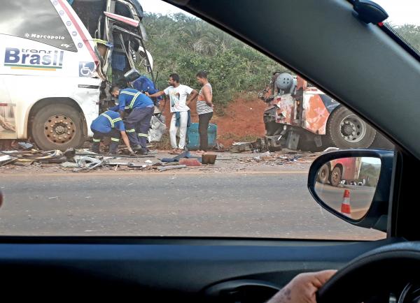 Acidente com ônibus na BR116