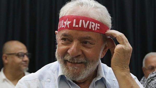 Lula Livre e poderá ser o novo presidente do Brasil 